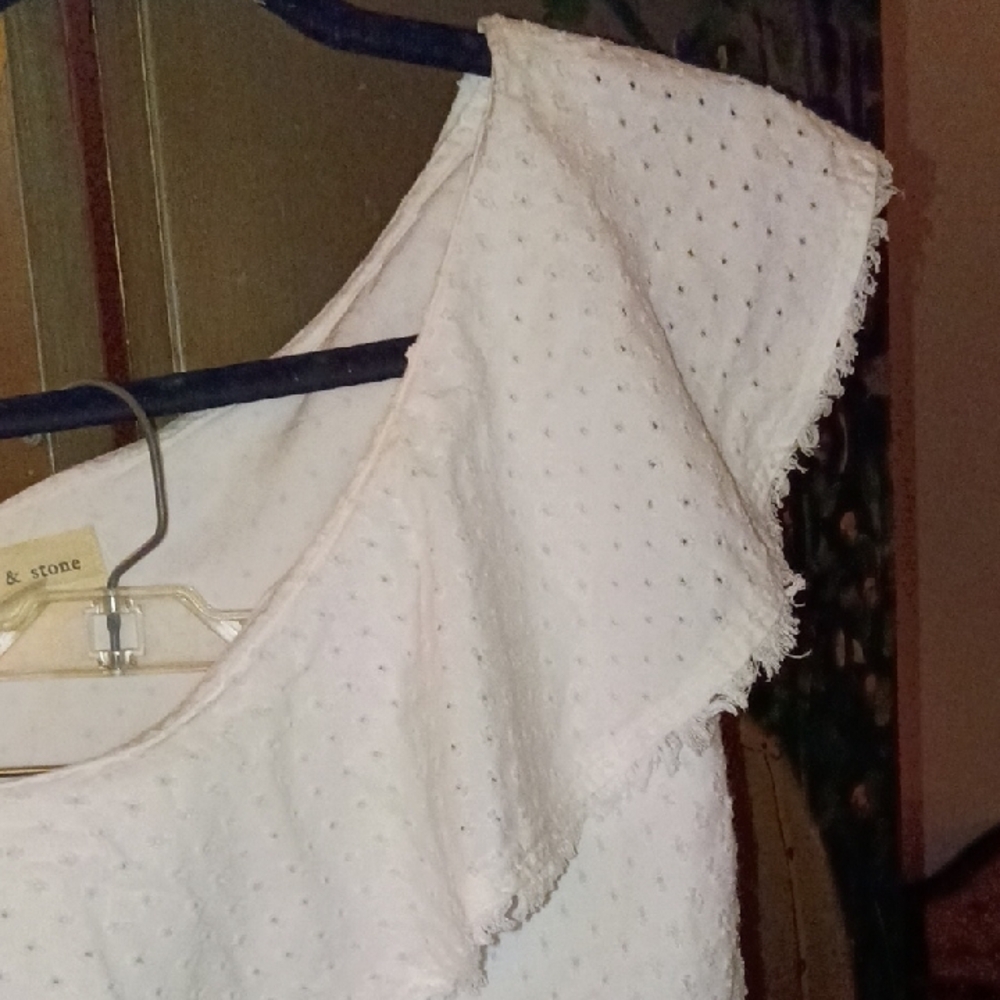 cloth & stone White One-Shoulder Ruffle Eyelet Crop Top - Picture 4 of 6
